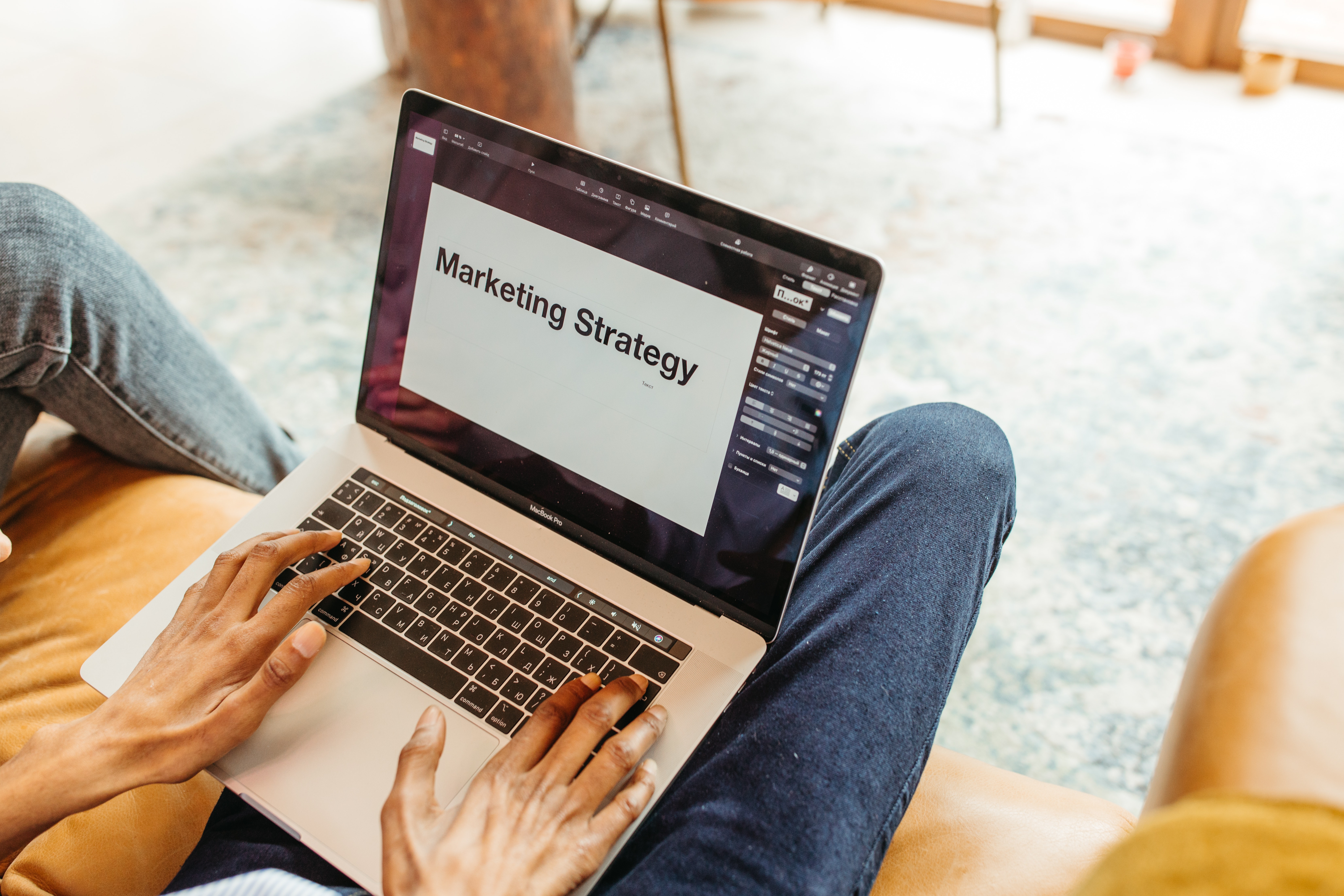 text marketing strategy on laptop